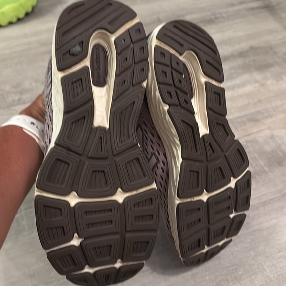 New Balance Women's Mauve Athletic Shoes - Picture 5 of 6